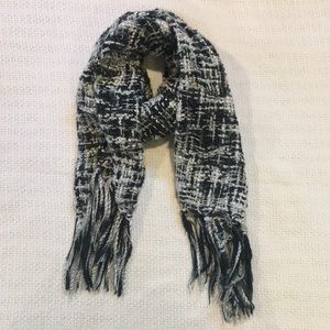 Back & White Scarf